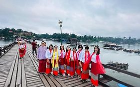 Baan Dongsak River View